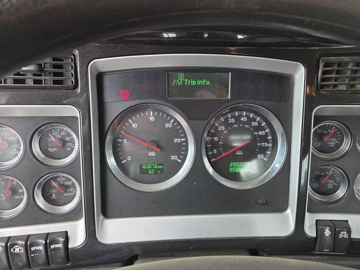 2012-kenworth-t800-image-23