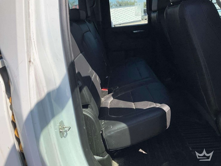2020-chevrolet-silverado-2500-image-24