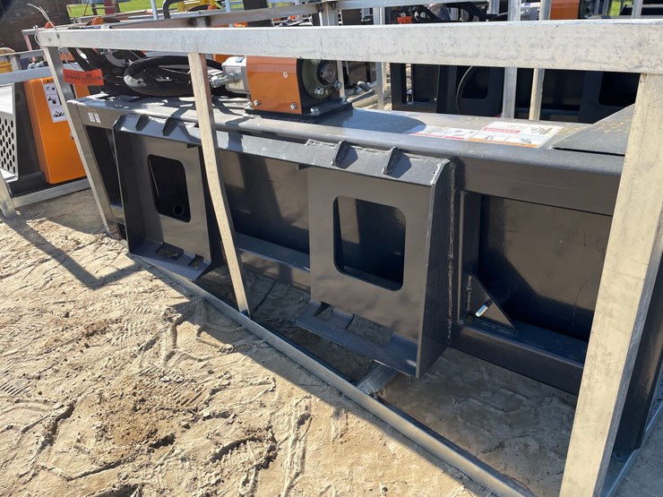 #2340-•-new-wolverine-skid-steer-screening-bucket-attachment-image-4