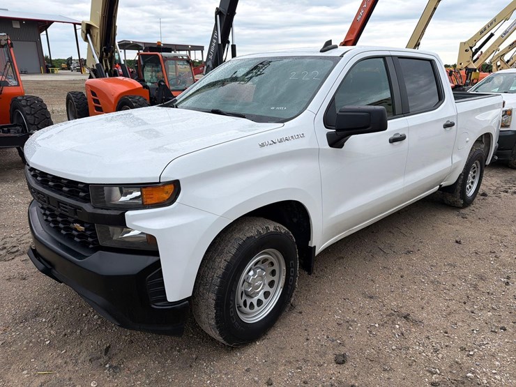 2019-chevrolet-1500-image-2