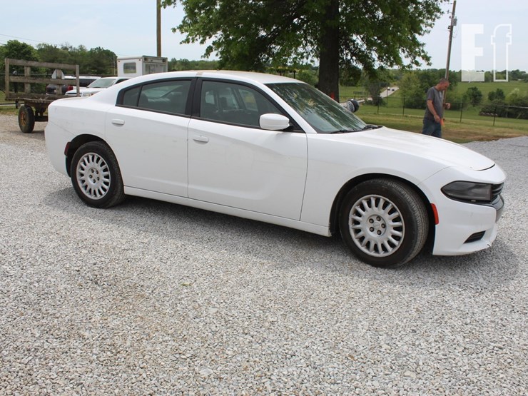 2019-dodge-charger-image-3