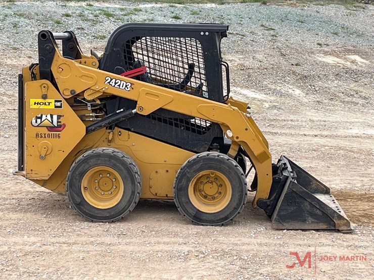 caterpillar-242d3-image-2