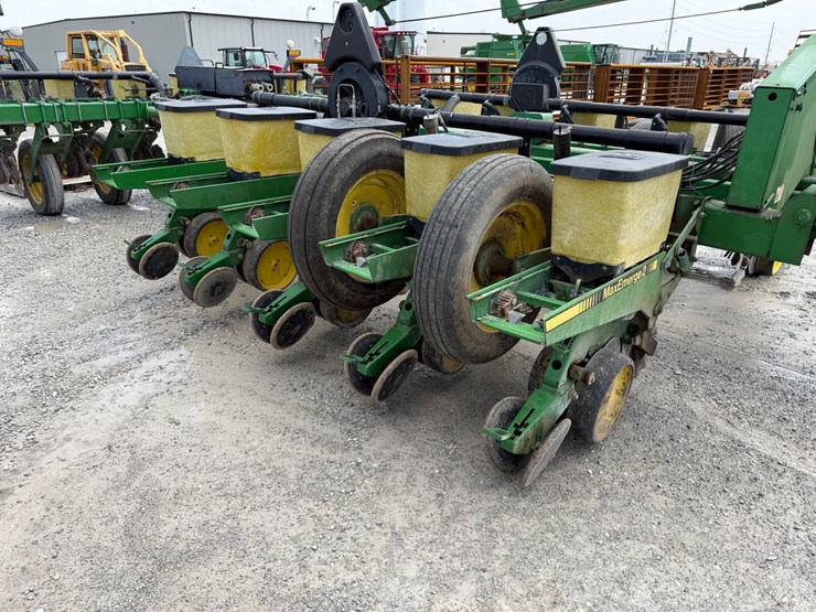 john-deere-7200-image-4