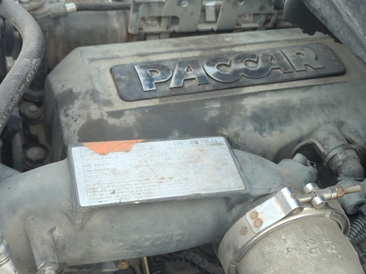2016-kenworth-t880-image-13