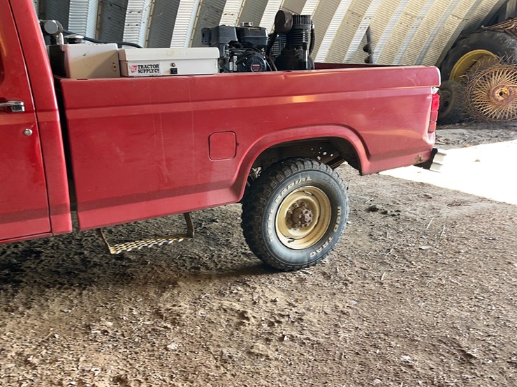 1984-ford-f350-image-3