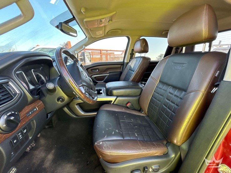 2016-nissan-titan-image-17