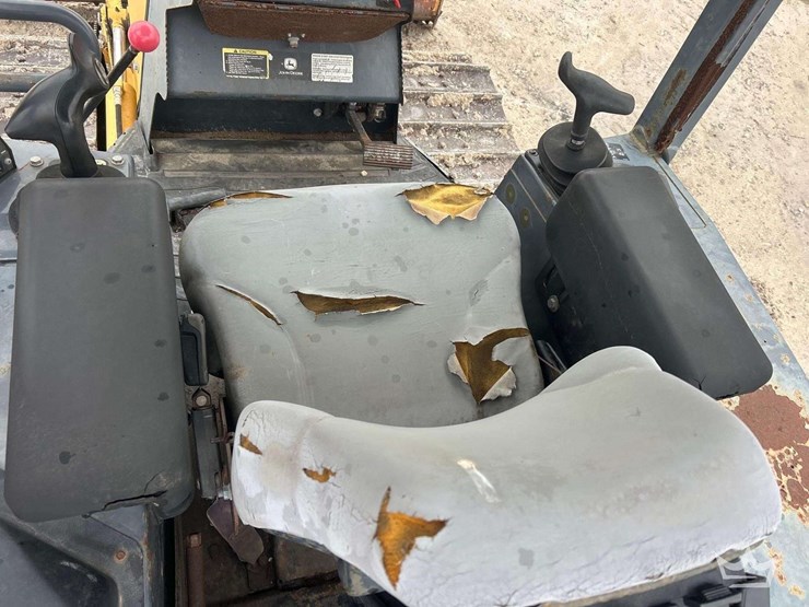 2014-deere-450j-image-14