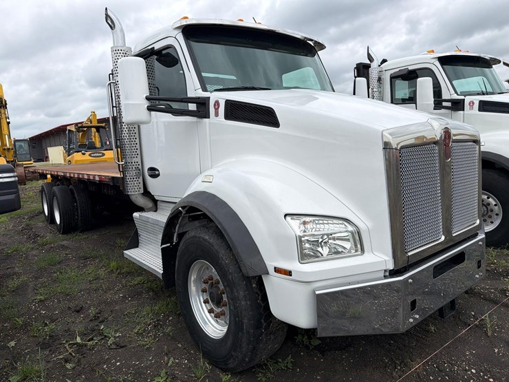 2016-kenworth-t880-image-2