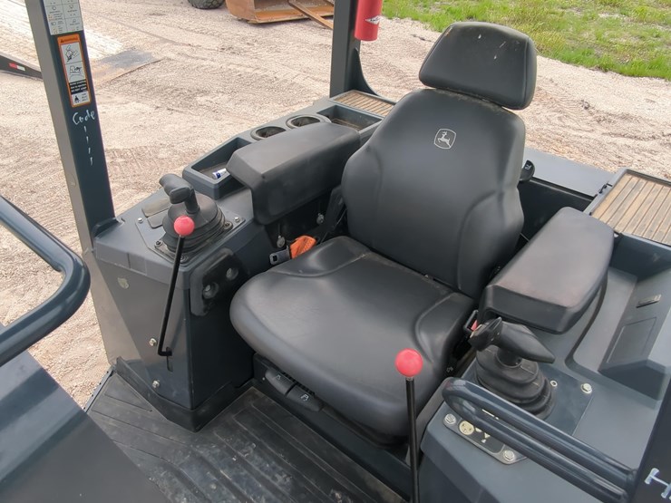 2022-deere-450-lt-image-16
