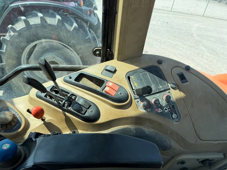 2004-agco-rt100a-image-19