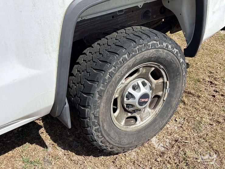2015-gmc-sierra-2500hd-image-35