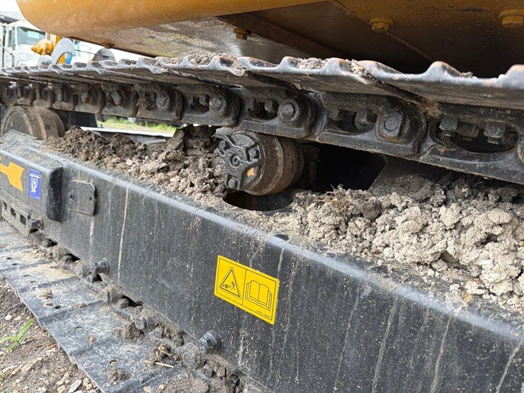 caterpillar-305.5-image-11