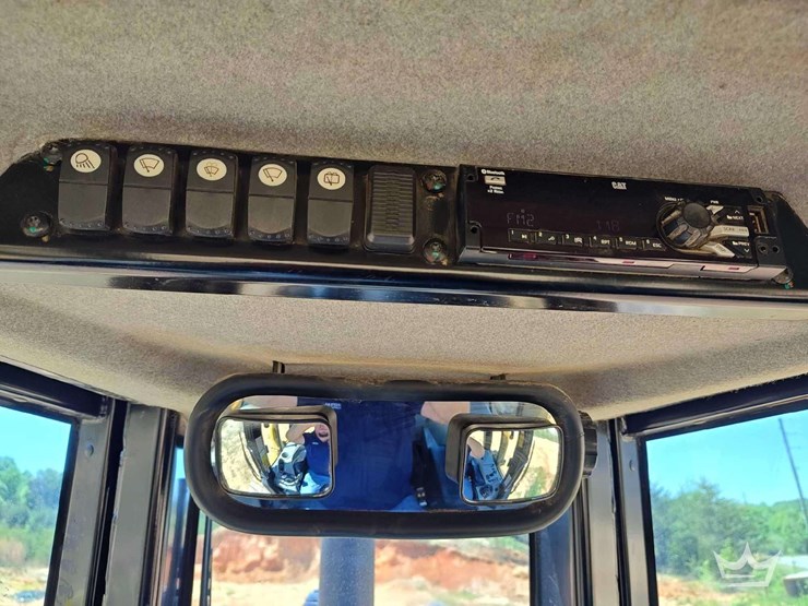 2019-caterpillar-d6n-lgp-image-24