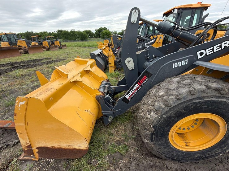 2023-deere-544p-image-13