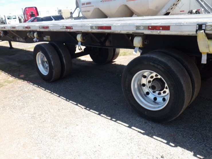 2011-utility-flatbed-image-15