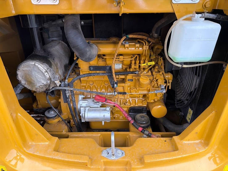 caterpillar-305.5-image-8