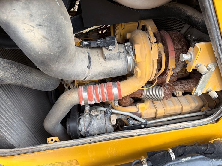 2022-deere-700l-xlt-image-21