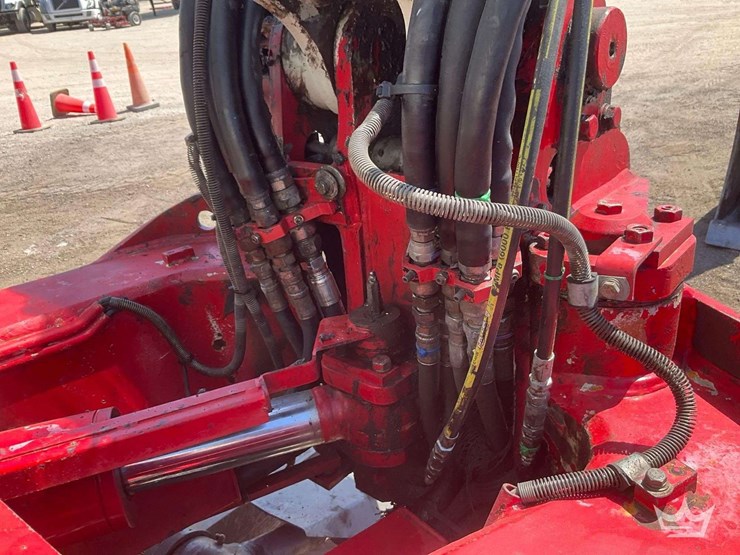 2016-takeuchi-tb280fr-image-18