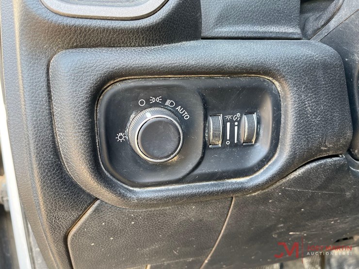 2019-ram-3500-hd-image-26