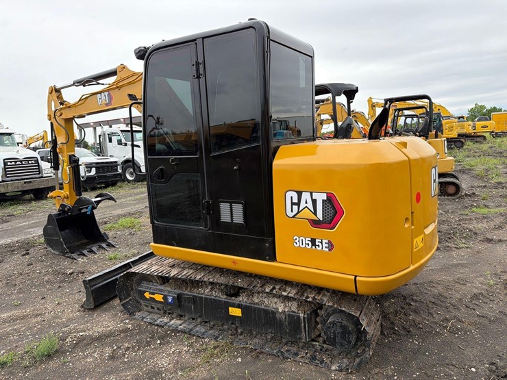 caterpillar-305.5-image-6