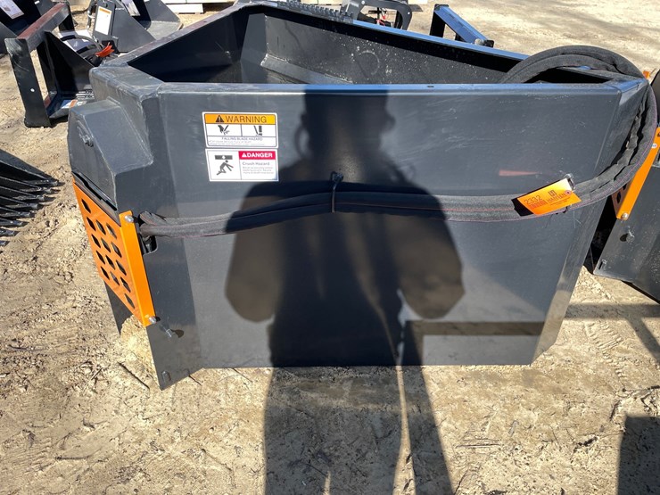 #2332-•-new-wolverine-skid-steer-concrete-chuter-attachment-image-3