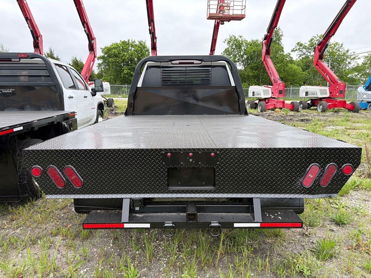 2022-chevrolet-3500-image-5