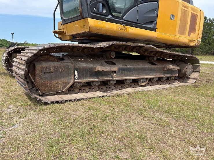 2017-deere-210g-image-34