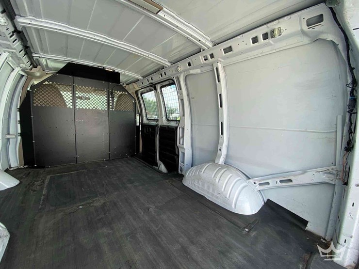 2011-chevrolet-express-2500-image-20