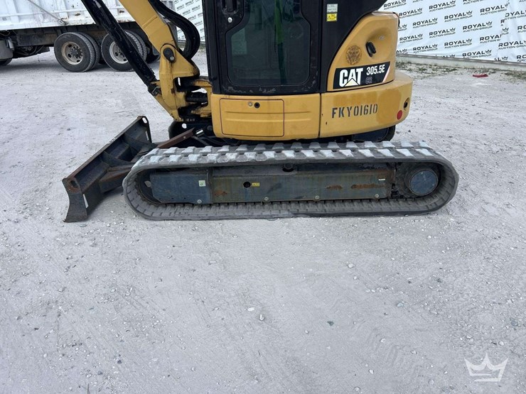 2013-caterpillar-305.5e-image-22