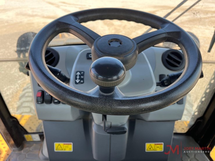 2019-caterpillar-420f2-it-image-9