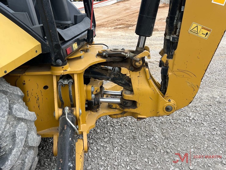 2021-caterpillar-420-image-10