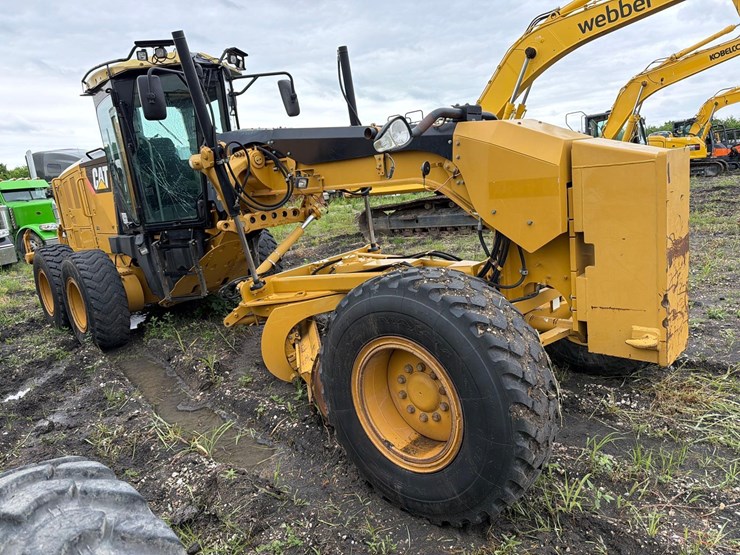 caterpillar-140m2-image-3