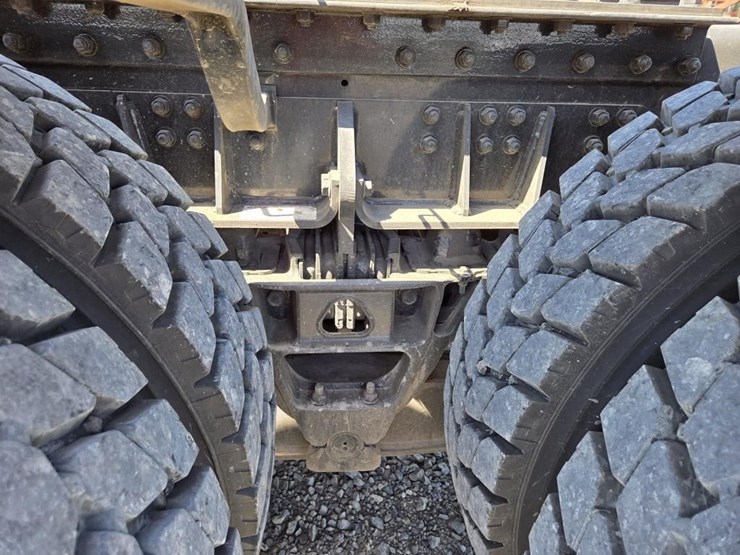 2026-kenworth-t800-image-65