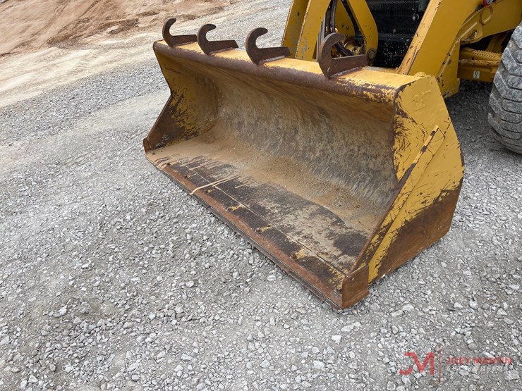 2020-caterpillar-416f2-image-6