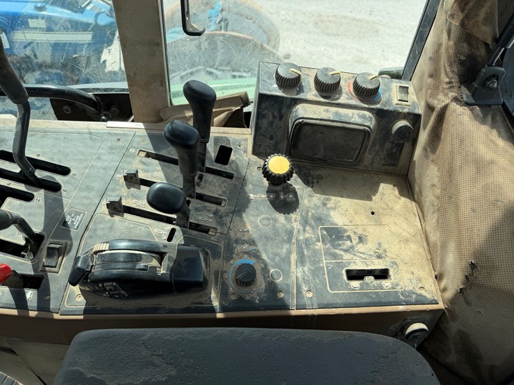 1995-john-deere-6400-image-19