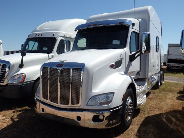 2018-peterbilt-579-image-1