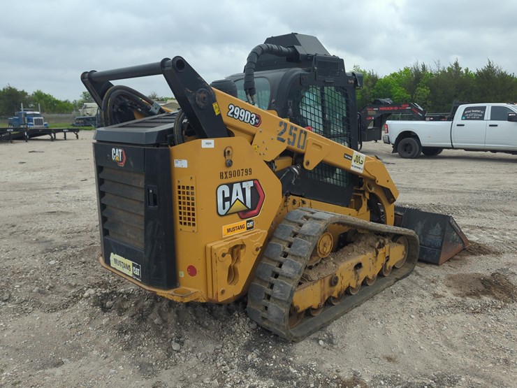 2020-caterpillar-299d3-image-4
