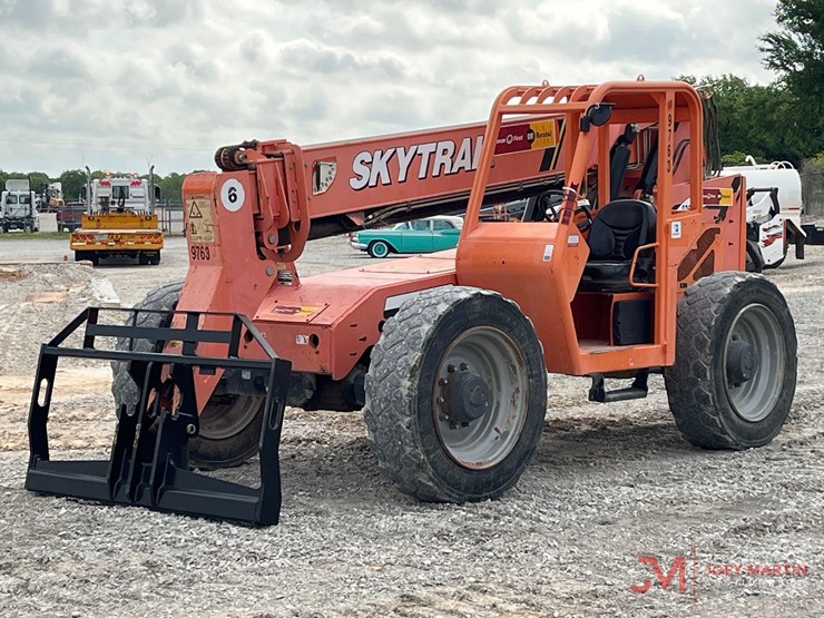 2013-jlg-6036-image-3