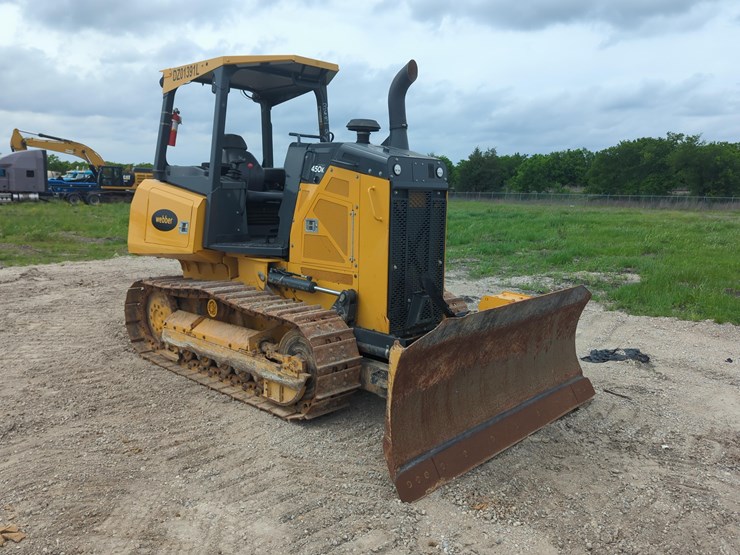 2022-deere-450-lt-image-3