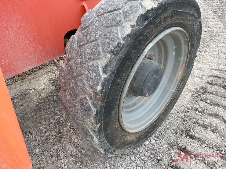 2013-jlg-6036-image-5