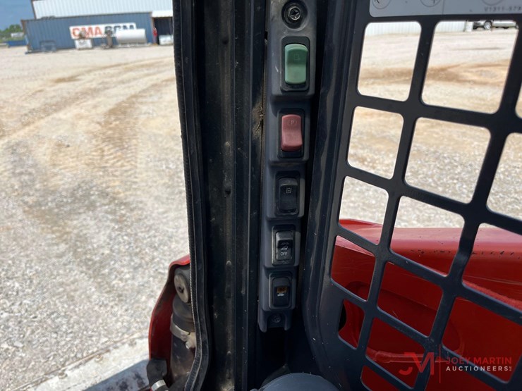 2020-kubota-ssv65-image-8