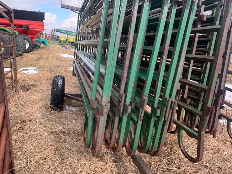 corral-panels-on-transport-image-2