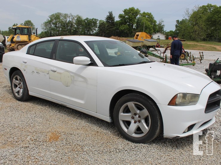 2014-dodge-charger-image-3