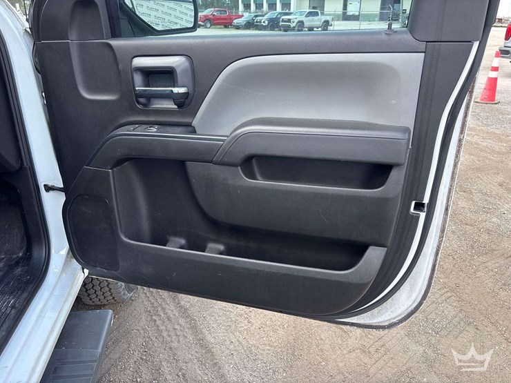 2018-gmc-sierra-2500hd-image-23