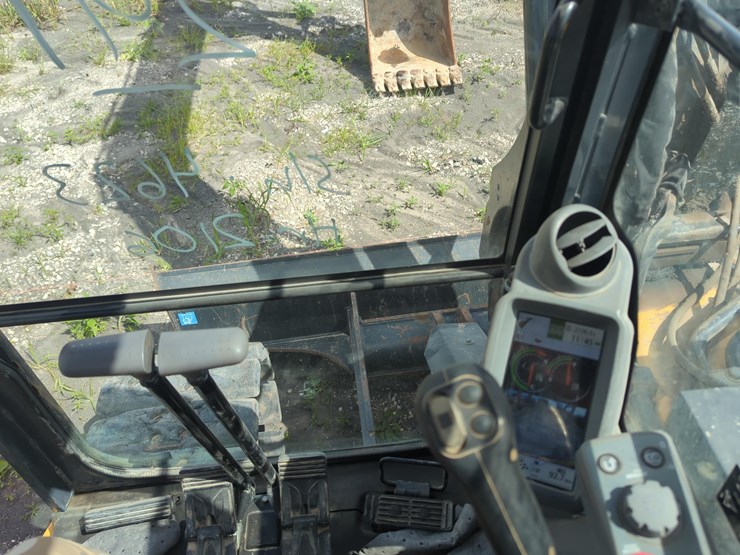 2023-deere-85g-image-13