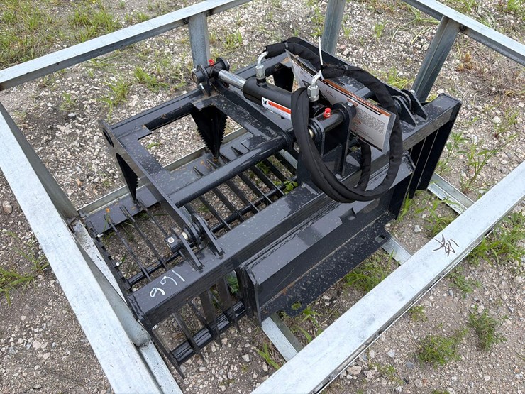 new-landhonor-mrb-72-44w-grapple-bucket-skid-steer-attachment-image-4