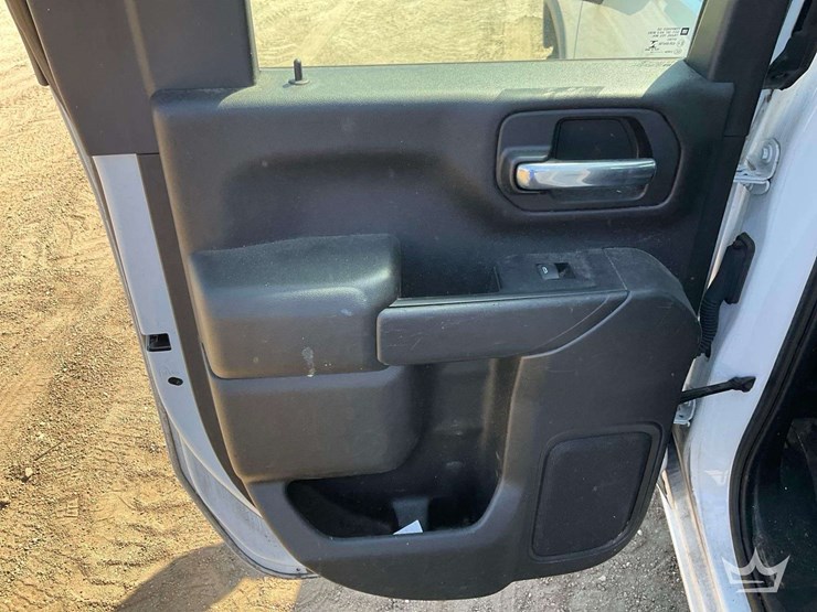 2020-chevrolet-silverado-2500-image-21