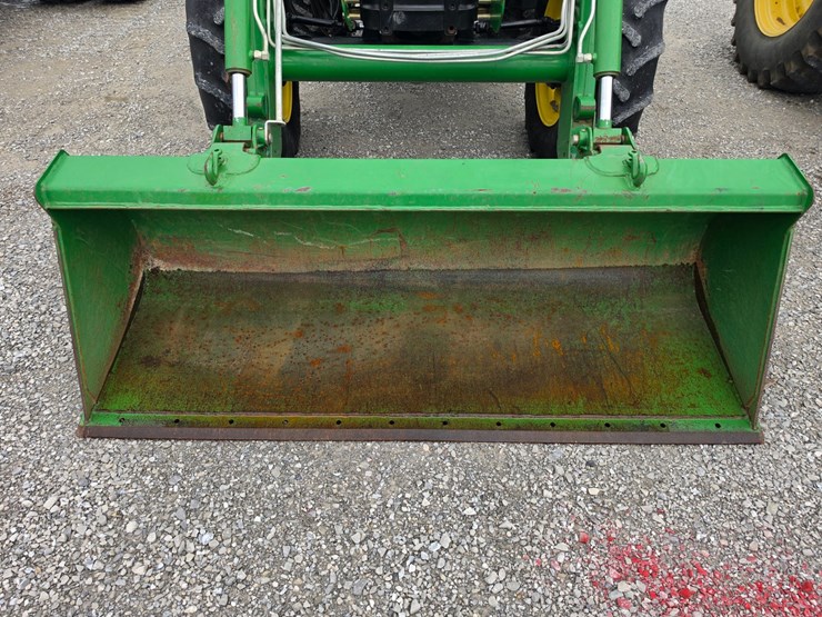 2009-john-deere-5101e-image-3