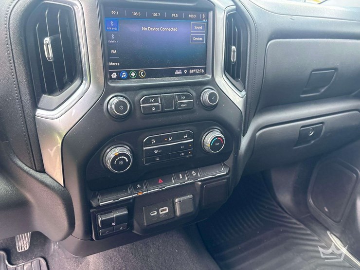 2020-chevrolet-silverado-1500-image-23