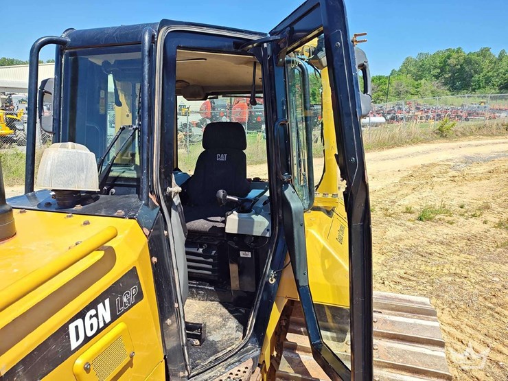 2019-caterpillar-d6n-lgp-image-27